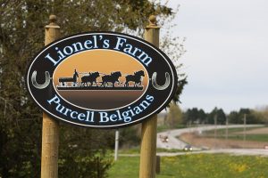 road sign at Lionel's Farm in Stouffville